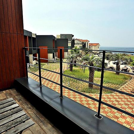 J Raum Resort Seogwipo Esterno foto