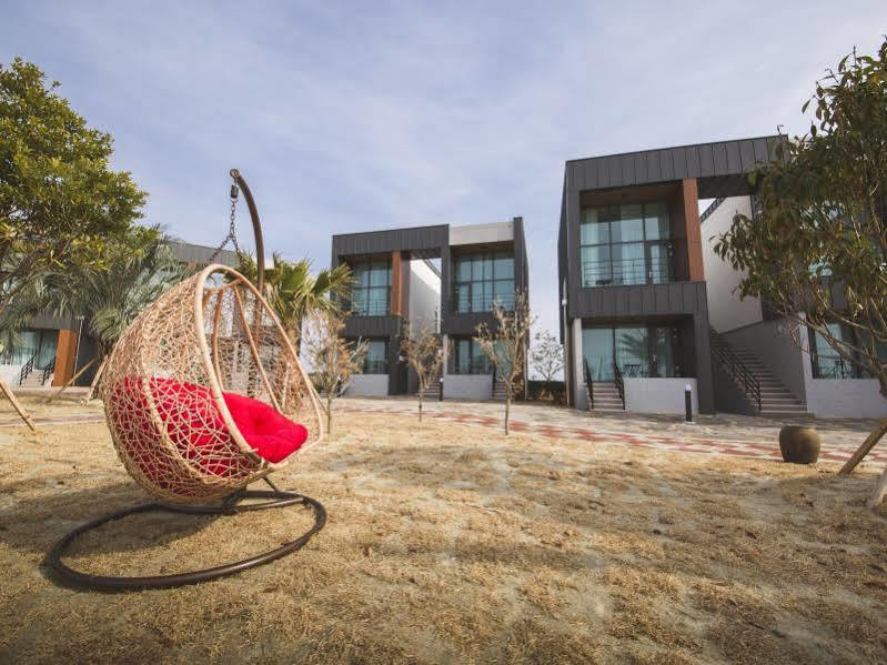 J Raum Resort Seogwipo Esterno foto