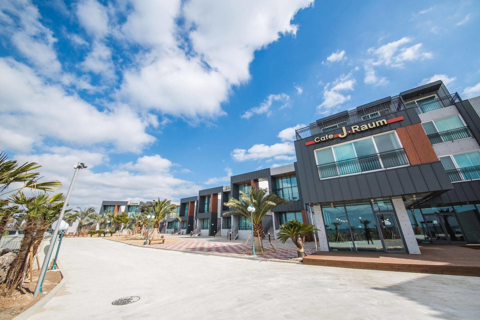 J Raum Resort Seogwipo Esterno foto