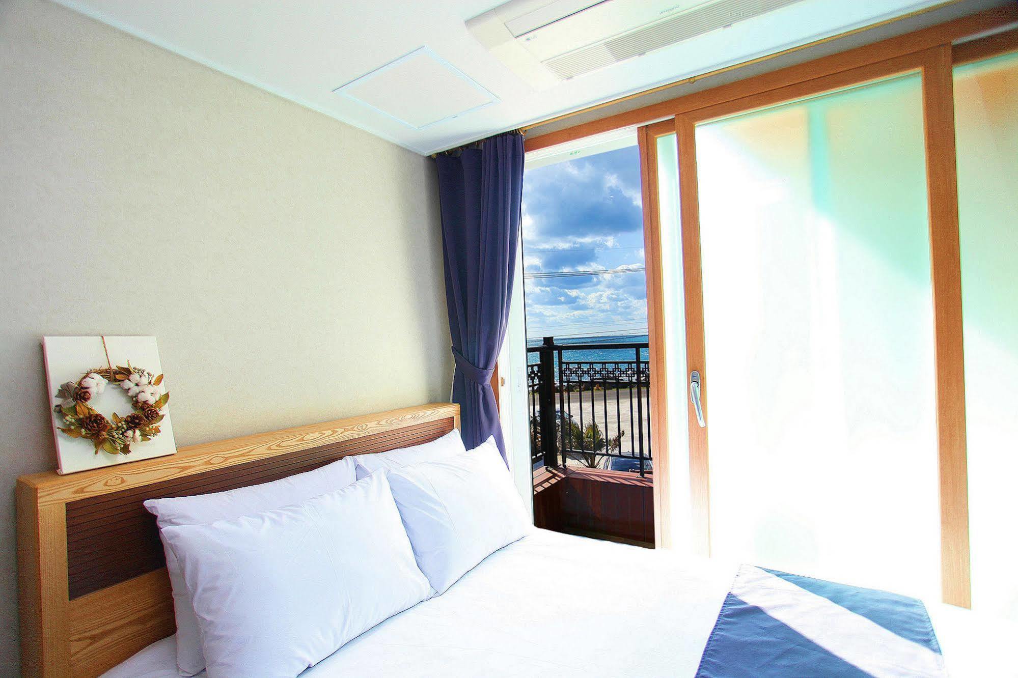 J Raum Resort Seogwipo Esterno foto