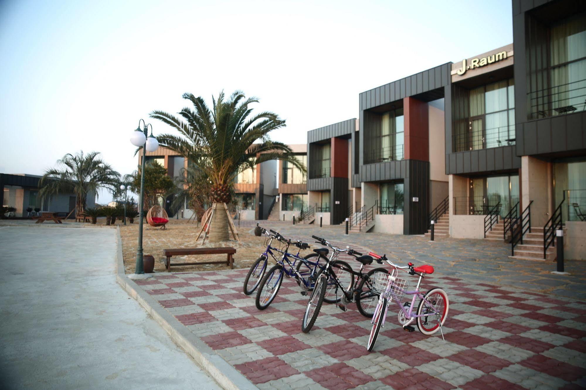 J Raum Resort Seogwipo Esterno foto
